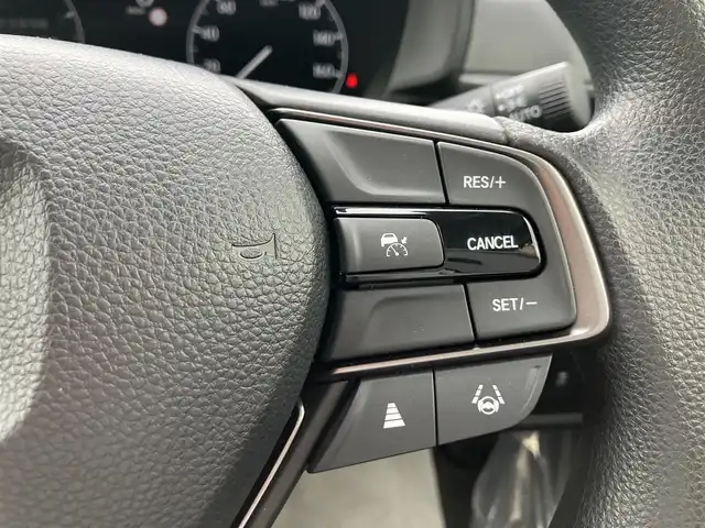 ホンダ ＷＲ－Ｖ X 三重県 2025(令7)年 0.1万km未満 プラチナホワイトパール 未使用車/車検R10年6月22日/走行距離21km/♪ホンダセンシング/・衝突軽減ブレーキ(CMBS)/・踏み間違い衝突軽減システム/・路外逸脱抑制機能/・歩行者事故低減ステアリング/・先行車発進お知らせ機能/・アダプティブクルーズコントロール(ACC)/・車線維持支援システム(LKAS)/♪スマートキー×2/♪プッシュスタート/♪LEDヘッドライト/♪オートライト/♪オートハイビーム/♪ヘッドライトレベライザー/♪ステアリングスイッチ/♪パドルシフト/♪電格ミラー/♪充電用USBポート×2