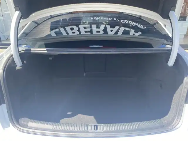 アウディ Ａ３ セダン 30TFSI スポーツ 福岡県 2019(令1)年 3.9万km パール ・アダプティブクルーズコントロール/・純正HDDナビ/USB/Bluetooth/CD/DVD/AUX/・バックカメラ/・ハーフレザーシート/シートヒーター/・社外ドライブレコーダー/・フルセグ/・ETC/・純正18AW/・プッシュスタート/・アイドリングストップ/・スマートキー/・スペアキー/・パワーシート/・レーンキープアシスト/・オートライト/・LEDライト/・保証書/・取扱説明書