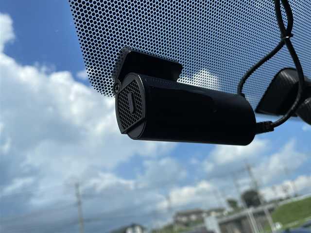 トヨタ ノア X 岡山県 2014(平26)年 9.9万km ホワイトパールクリスタルシャイン 純正9インチナビ　NSZT-Y62G/フルセグTV、CD、DVD、BT、AM、FM/バックカメラ/ETC/両側パワースライドドア/リアロールサンシェード