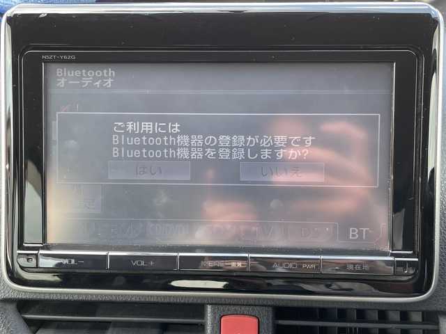 トヨタ ノア X 岡山県 2014(平26)年 9.9万km ホワイトパールクリスタルシャイン 純正9インチナビ　NSZT-Y62G/フルセグTV、CD、DVD、BT、AM、FM/バックカメラ/ETC/両側パワースライドドア/リアロールサンシェード