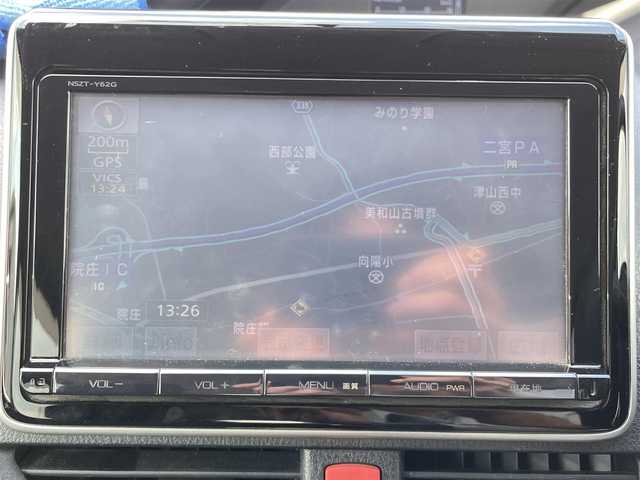 トヨタ ノア X 岡山県 2014(平26)年 9.9万km ホワイトパールクリスタルシャイン 純正9インチナビ　NSZT-Y62G/フルセグTV、CD、DVD、BT、AM、FM/バックカメラ/ETC/両側パワースライドドア/リアロールサンシェード