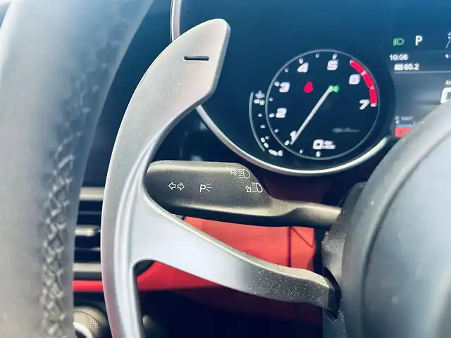 アルファロメオ ジュリア ヴェローチェ 大阪府 2019(令1)年 3.3万km 白 ACC/純正ディスプレイオーディオ/applecarplay/バックカメラ/純正18インチAW/HIDヘッドライト/ブラインドスポット/ハーマンカードン/赤革/パワーシート/Dシートメモリ/シートヒーター/ステアリングヒーター/パドルシフト/クリアランスソナー/ETC/ドラレコ