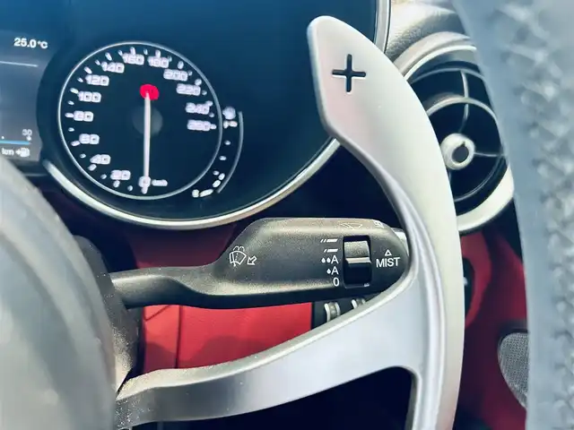 アルファロメオ ジュリア ヴェローチェ 大阪府 2019(令1)年 3.3万km 白 ACC/純正ディスプレイオーディオ/applecarplay/バックカメラ/純正18インチAW/HIDヘッドライト/ブラインドスポット/ハーマンカードン/赤革/パワーシート/Dシートメモリ/シートヒーター/ステアリングヒーター/パドルシフト/クリアランスソナー/ETC/ドラレコ