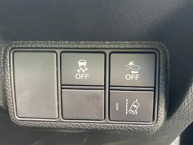 ホンダ シビック ハッチバック 熊本県 2020(令2)年 5.2万km クリスタルブラックパール ワンオーナー/ホンダセンシング/プッシュスタート/純正ナビ/（CD・DVD・フルセグTV・BTオーディオ・SD）/バックカメラ/ビルトインETC/純正前後ドライブレコーダー/純正18インチAW/レーダークルーズ/ハーフレザーシート/前席シートヒーター/LEDヘッドライト/オートライト/フォグライト/横滑り防止装置/ウィンカーミラー/純正フロアマット/純正ドアバイザー/新車保証書/取扱説明書