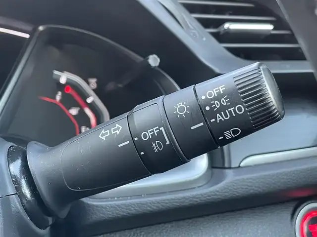 ホンダ シビック ハッチバック 熊本県 2020(令2)年 5.2万km クリスタルブラックパール ワンオーナー/ホンダセンシング/プッシュスタート/純正ナビ/（CD・DVD・フルセグTV・BTオーディオ・SD）/バックカメラ/ビルトインETC/純正前後ドライブレコーダー/純正18インチAW/レーダークルーズ/ハーフレザーシート/前席シートヒーター/LEDヘッドライト/オートライト/フォグライト/横滑り防止装置/ウィンカーミラー/純正フロアマット/純正ドアバイザー/新車保証書/取扱説明書