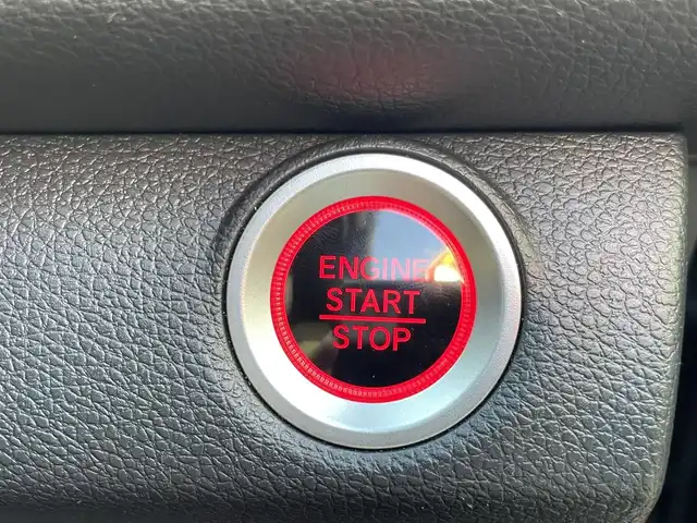 ホンダ シビック ハッチバック 熊本県 2020(令2)年 5.2万km クリスタルブラックパール ワンオーナー/ホンダセンシング/プッシュスタート/純正ナビ/（CD・DVD・フルセグTV・BTオーディオ・SD）/バックカメラ/ビルトインETC/純正前後ドライブレコーダー/純正18インチAW/レーダークルーズ/ハーフレザーシート/前席シートヒーター/LEDヘッドライト/オートライト/フォグライト/横滑り防止装置/ウィンカーミラー/純正フロアマット/純正ドアバイザー/新車保証書/取扱説明書