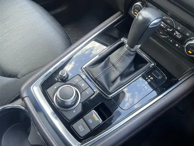 マツダ ＣＸ－８ XD プロアクティブ 埼玉県 2018(平30)年 3.7万km スノーフレイクホワイトパールマイカ /ワンオーナー//純正メモリナビ//フルセグTV//サイド&バックカメラ//CD/DVD/Bluetooth//アダプティブクルーズコントロール//運転席パワーシート//前2席シートヒーター//ETC2.0//スマートキーx2//LEDヘッドライト//ステアリングヒーター//衝突軽減ブレーキ//車線逸脱警報//ブラインドスポットモニタ//ヘッドアップディスプレイ//W.サイド.カーテンエアバッグ//ABS//横滑り防止装置//クリアランスソナー//i-stop//オートライト//プライバシーガラス//純正19インチAW//新車時保証書//取扱説明書//ナビ取説