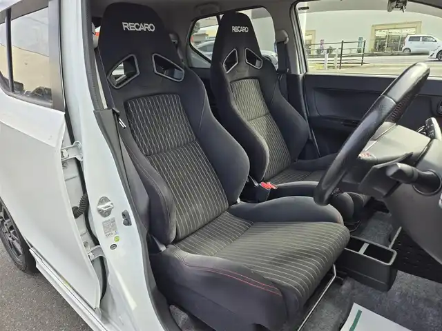 スズキ アルト ワークス 鹿児島県 2017(平29)年 4.2万km パールホワイト ＨＫＳ車高調（ＭＡＸ　ＩＶ　ＧＴ）　/前後ドライブレコーダー　/ＲＥＣＡＲＯシート　/純正ＳＤナビ（ＣＮ－ＲＸ０１ＷＤ）　/Ｂｌｕｅｔｏｏｔｈオーディオ　/フルセグテレビ　/パドルシフト　/ＭＴモード付きＡＴ/プッシュスタート/スマートキー/レーンキープアシスト/横滑り防止装置/純正アルミホイール(15インチ)