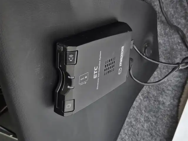 スズキ アルト ワークス 鹿児島県 2017(平29)年 4.2万km パールホワイト ＨＫＳ車高調（ＭＡＸ　ＩＶ　ＧＴ）　/前後ドライブレコーダー　/ＲＥＣＡＲＯシート　/純正ＳＤナビ（ＣＮ－ＲＸ０１ＷＤ）　/Ｂｌｕｅｔｏｏｔｈオーディオ　/フルセグテレビ　/パドルシフト　/ＭＴモード付きＡＴ/プッシュスタート/スマートキー/レーンキープアシスト/横滑り防止装置/純正アルミホイール(15インチ)