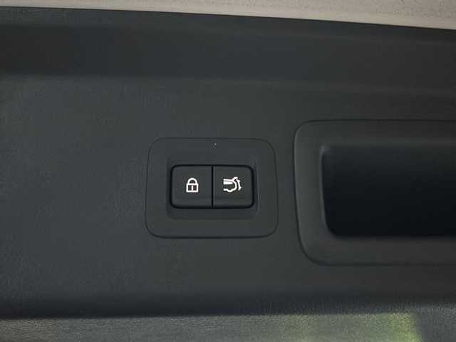 マツダ ＣＸ－３０ XD プロアクティブツーリングセレクション 京都府 2023(令5)年 8.9万km プラチナクォーツメタリック ワンオーナー/純正メーカーオプションナビ/・フルセグTV/BT Audio/CD/DVD/バック/サイド/フロントカメラ/360°ビューモニター/レーダークルーズコントロール/ETC/衝突軽減装置/車線逸脱防止装置/コーナーセンサー/アイドリングストップ/オフロードトラクションアシスト/パワーバックドア/メモリーパワーシート/シートヒーター/ステアリングヒーター/ステアリングスイッチ/パドルシフト/電動パーキングブレーキ/プッシュスタート/純正フロアマット/保証書＆取説/スマートキースペア