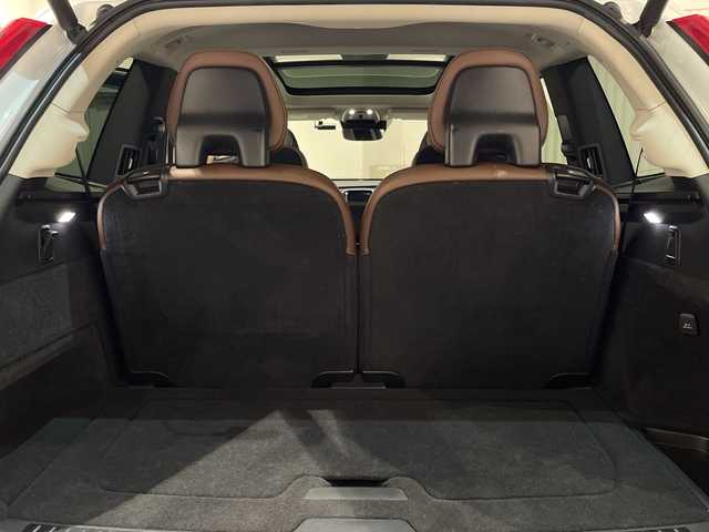 ボルボ ＸＣ９０ T5 AWD ノルディックED 新潟県 2018(平30)年 3.1万km クリスタルホワイトP 特別装備/150台限定/ヘッドアップ・ディスプレイ /リア2列目・シートヒーター/harman/kardonプレミアムサウンド・オーディオシステム/ダークフレームバーチ・ウッド・パネル /チルトアップ機構付電動パノラマ・ガラス・サンルーフ/標準装備/純正ホイール（ブラックペイント）/全車速追従機能付ACC（アダプティブ・クルーズ・コントロール/３６０度カメラ/メモリー付パワーシート（D/N）/シートヒーター（D/N）/LEDヘッドライト/オートライト/BLIS（ブラインドスポット・インフォメーション・システム）/LCMA（レーン・チェンジ・マージ・エイド）/CTA（クロス・トラフィック・アラート）/LKA（レーン・キーピング・エイド）/RSI（ロード・サイン・インフォメーション）/DAC（ドライバー・アラート・コントロール）/パイロットアシスト/パーク・アシスト・パイロット（縦列・並列駐車支援システム）/純正HDDナビゲーション/・Bluetooth/TV/FM/AM/純正フロアマット/ルーフレール/パワーテールゲート/ フル・アクティブ・ハイビーム（LEDヘッドライト）