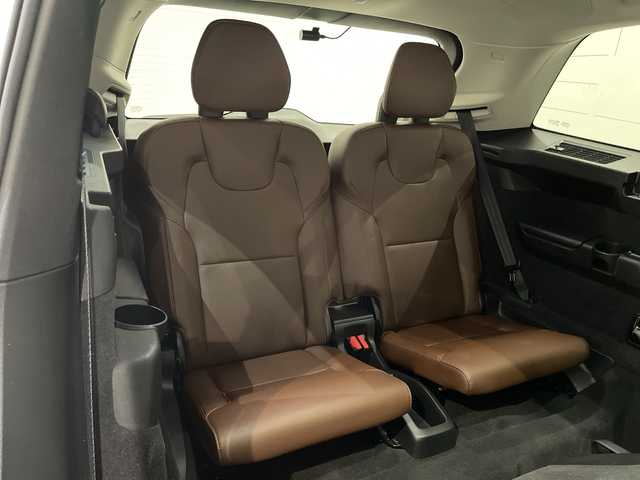 ボルボ ＸＣ９０ T5 AWD ノルディックED 新潟県 2018(平30)年 3.1万km クリスタルホワイトP 特別装備/150台限定/ヘッドアップ・ディスプレイ /リア2列目・シートヒーター/harman/kardonプレミアムサウンド・オーディオシステム/ダークフレームバーチ・ウッド・パネル /チルトアップ機構付電動パノラマ・ガラス・サンルーフ/標準装備/純正ホイール（ブラックペイント）/全車速追従機能付ACC（アダプティブ・クルーズ・コントロール/３６０度カメラ/メモリー付パワーシート（D/N）/シートヒーター（D/N）/LEDヘッドライト/オートライト/BLIS（ブラインドスポット・インフォメーション・システム）/LCMA（レーン・チェンジ・マージ・エイド）/CTA（クロス・トラフィック・アラート）/LKA（レーン・キーピング・エイド）/RSI（ロード・サイン・インフォメーション）/DAC（ドライバー・アラート・コントロール）/パイロットアシスト/パーク・アシスト・パイロット（縦列・並列駐車支援システム）/純正HDDナビゲーション/・Bluetooth/TV/FM/AM/純正フロアマット/ルーフレール/パワーテールゲート/ フル・アクティブ・ハイビーム（LEDヘッドライト）