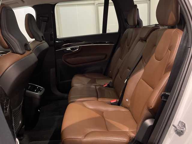 ボルボ ＸＣ９０ T5 AWD ノルディックED 新潟県 2018(平30)年 3.1万km クリスタルホワイトP 特別装備/150台限定/ヘッドアップ・ディスプレイ /リア2列目・シートヒーター/harman/kardonプレミアムサウンド・オーディオシステム/ダークフレームバーチ・ウッド・パネル /チルトアップ機構付電動パノラマ・ガラス・サンルーフ/標準装備/純正ホイール（ブラックペイント）/全車速追従機能付ACC（アダプティブ・クルーズ・コントロール/３６０度カメラ/メモリー付パワーシート（D/N）/シートヒーター（D/N）/LEDヘッドライト/オートライト/BLIS（ブラインドスポット・インフォメーション・システム）/LCMA（レーン・チェンジ・マージ・エイド）/CTA（クロス・トラフィック・アラート）/LKA（レーン・キーピング・エイド）/RSI（ロード・サイン・インフォメーション）/DAC（ドライバー・アラート・コントロール）/パイロットアシスト/パーク・アシスト・パイロット（縦列・並列駐車支援システム）/純正HDDナビゲーション/・Bluetooth/TV/FM/AM/純正フロアマット/ルーフレール/パワーテールゲート/ フル・アクティブ・ハイビーム（LEDヘッドライト）