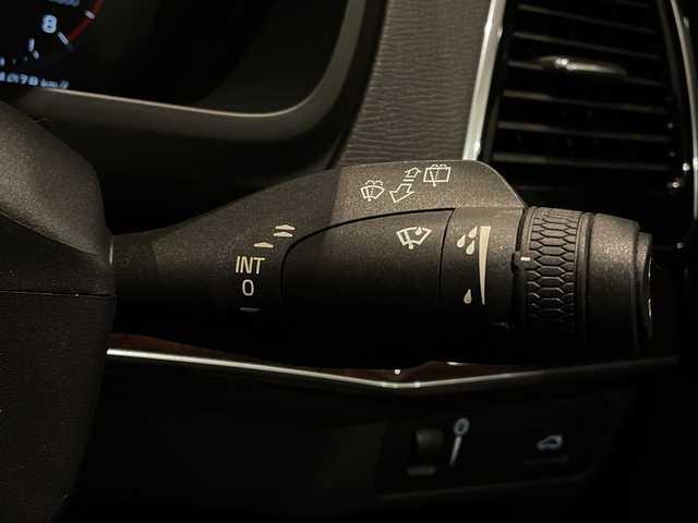 ボルボ ＸＣ９０ T5 AWD ノルディックED 新潟県 2018(平30)年 3.1万km クリスタルホワイトP 特別装備/150台限定/ヘッドアップ・ディスプレイ /リア2列目・シートヒーター/harman/kardonプレミアムサウンド・オーディオシステム/ダークフレームバーチ・ウッド・パネル /チルトアップ機構付電動パノラマ・ガラス・サンルーフ/標準装備/純正ホイール（ブラックペイント）/全車速追従機能付ACC（アダプティブ・クルーズ・コントロール/３６０度カメラ/メモリー付パワーシート（D/N）/シートヒーター（D/N）/LEDヘッドライト/オートライト/BLIS（ブラインドスポット・インフォメーション・システム）/LCMA（レーン・チェンジ・マージ・エイド）/CTA（クロス・トラフィック・アラート）/LKA（レーン・キーピング・エイド）/RSI（ロード・サイン・インフォメーション）/DAC（ドライバー・アラート・コントロール）/パイロットアシスト/パーク・アシスト・パイロット（縦列・並列駐車支援システム）/純正HDDナビゲーション/・Bluetooth/TV/FM/AM/純正フロアマット/ルーフレール/パワーテールゲート/ フル・アクティブ・ハイビーム（LEDヘッドライト）