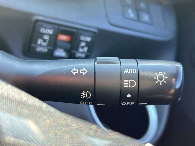 トヨタ シエンタ ハイブリッド G クエロ 茨城県 2020(令2)年 5.3万km ヴィンテージブラウンパールクリスタルシャイン 純正7インチメモリナビ【NSZT-W68T】/(地デジTV・CD・DVD・BT・ラジオ再生)/両側パワースライドドア/クルーズコントロール/プリクラッシュセーフティ/コーナーセンサー/ハーフレザーシート/シートヒーター/ステアリングヒーター/アラウンドビューモニター/ドライブレコーダー/ETC/オートライト/LEDヘッドライト/純正15inアルミホイール/純正フロアマット/スマートキー/取扱説明書/保証書