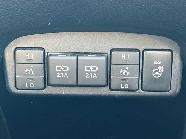 トヨタ シエンタ ハイブリッド G クエロ 茨城県 2020(令2)年 5.3万km ヴィンテージブラウンパールクリスタルシャイン 純正7インチメモリナビ【NSZT-W68T】/(地デジTV・CD・DVD・BT・ラジオ再生)/両側パワースライドドア/クルーズコントロール/プリクラッシュセーフティ/コーナーセンサー/ハーフレザーシート/シートヒーター/ステアリングヒーター/アラウンドビューモニター/ドライブレコーダー/ETC/オートライト/LEDヘッドライト/純正15inアルミホイール/純正フロアマット/スマートキー/取扱説明書/保証書