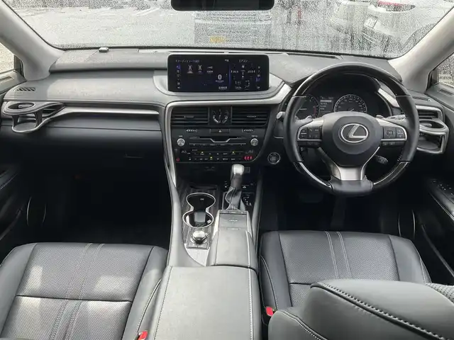 レクサス ＲＸ 300 バージョンL 滋賀県 2022(令4)年 1.2万km グラファイトブラックガラスフレーク ワンオーナー/レクサスセーフティシステムプラス/ブラインドスポットモニター/社外エアロキット/社外22インチアルミホイール/社外デジタルインナーミラー（前後ドラレコ機能）/エムズスピードマフラー/RS-Rダウンサス/パノラマルーフ/リアシートエンターテインメントシステム/12.3インチディスプレイ/Bluetooth、フルセグテレビ/パノラミックビューモニター/バックカメラ/ビルトインETC2.0/カラーヘッドアップディスプレイ/全席シートヒーター/ステアリングヒーター/三眼フルLEDヘッドライト/LEDフォグランプ/パワーバックドア/スペアキー/カードキー有り/保証書