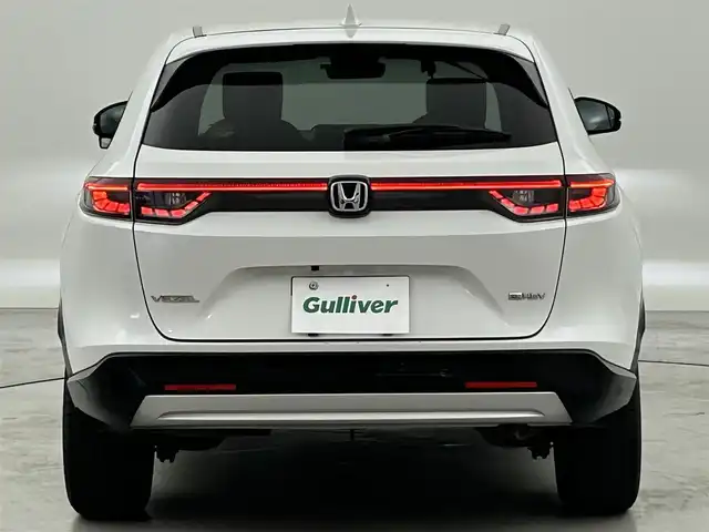 ホンダ ヴェゼル ハイブリッド e:HEV Z 福岡県 2023(令5)年 5.5万km プラチナホワイトパール 社外ナビ（ＢＴ）　/バックカメラ　/ＥＴＣ　/ＡＣＣ　/コーナーセンサー　/衝突軽減ブレーキ　/レーンキープ　/アクセル踏み間違い防止　/ＢＳＭ　/パドルシフト　/パワーリアゲート　/ハーフレザー　/シートヒーター　/ＬＥＤ