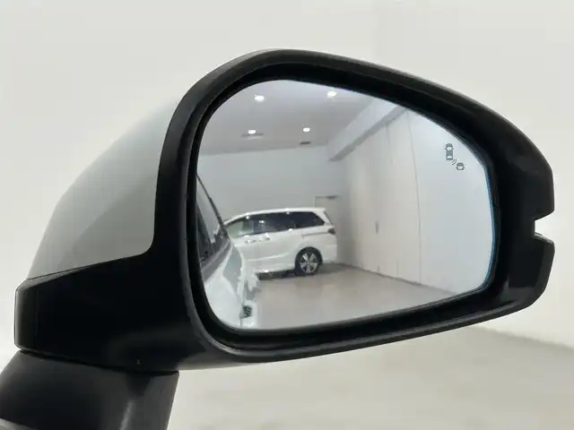 ホンダ ヴェゼル ハイブリッド e:HEV Z 福岡県 2023(令5)年 5.5万km プラチナホワイトパール 社外ナビ（ＢＴ）　/バックカメラ　/ＥＴＣ　/ＡＣＣ　/コーナーセンサー　/衝突軽減ブレーキ　/レーンキープ　/アクセル踏み間違い防止　/ＢＳＭ　/パドルシフト　/パワーリアゲート　/ハーフレザー　/シートヒーター　/ＬＥＤ