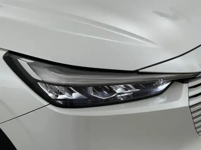 ホンダ ヴェゼル ハイブリッド e:HEV Z 福岡県 2023(令5)年 5.5万km プラチナホワイトパール 社外ナビ（ＢＴ）　/バックカメラ　/ＥＴＣ　/ＡＣＣ　/コーナーセンサー　/衝突軽減ブレーキ　/レーンキープ　/アクセル踏み間違い防止　/ＢＳＭ　/パドルシフト　/パワーリアゲート　/ハーフレザー　/シートヒーター　/ＬＥＤ