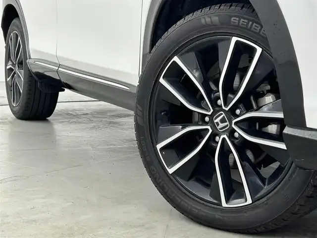 ホンダ ヴェゼル ハイブリッド e:HEV Z 福岡県 2023(令5)年 5.5万km プラチナホワイトパール 社外ナビ（ＢＴ）　/バックカメラ　/ＥＴＣ　/ＡＣＣ　/コーナーセンサー　/衝突軽減ブレーキ　/レーンキープ　/アクセル踏み間違い防止　/ＢＳＭ　/パドルシフト　/パワーリアゲート　/ハーフレザー　/シートヒーター　/ＬＥＤ