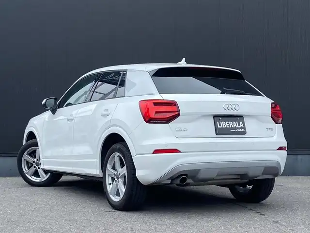 アウディ Ｑ２ 1．0 TFSI スポーツ 栃木県 2018(平30)年 2.8万km アイビスホワイト ACC/レーンキープ/ブラインドスポット/バックカメラ/純正ナビ/フルセグ /シートヒーター/ETC/LED/純正17インチAW/社外ドラレコ