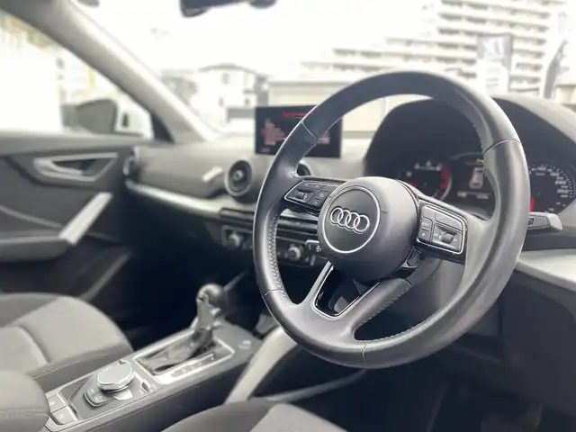 アウディ Ｑ２ 1．0 TFSI スポーツ 栃木県 2018(平30)年 2.8万km アイビスホワイト ACC/レーンキープ/ブラインドスポット/バックカメラ/純正ナビ/フルセグ /シートヒーター/ETC/LED/純正17インチAW/社外ドラレコ