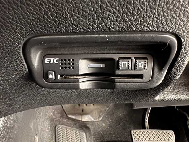 ホンダ ヴェゼル ハイブリッド 兵庫県 2016(平28)年 10.3万km クリスタルブラックパール 社外7インチナビ（CD/DVD・FM/AM・BT・フルセグ）/ホンダセンシング/ETC/HDMI/プッシュスタート/スマートキー2本/レザーシート/パワーシート（D/N席）/シートヒーター（D/N席）/シートメモリー（D席）/純正AW17インチ/純正フロアマット/追従式クルーズコントロール/パドルシフト/ルーフレール/電動パーキング/オートブレーキホールド/LEDヘッドランプ/フォグランプ/オートライト/電動格納ミラー/ウインカーミラー/ドアバイザー/自動防眩ミラー/チャイルドシート対応