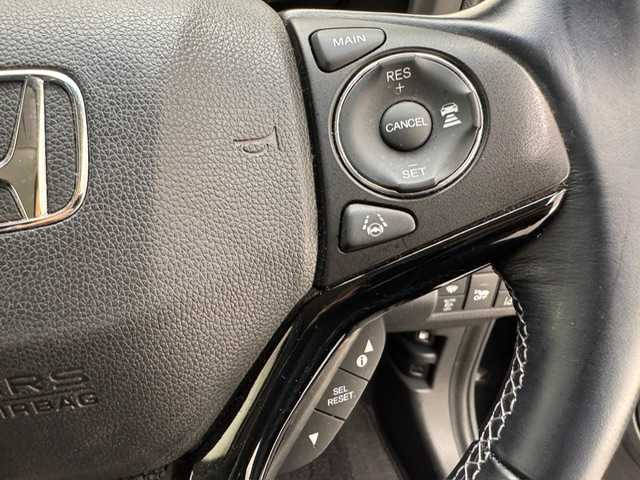 ホンダ ヴェゼル ハイブリッド 兵庫県 2016(平28)年 10.3万km クリスタルブラックパール 社外7インチナビ（CD/DVD・FM/AM・BT・フルセグ）/ホンダセンシング/ETC/HDMI/プッシュスタート/スマートキー2本/レザーシート/パワーシート（D/N席）/シートヒーター（D/N席）/シートメモリー（D席）/純正AW17インチ/純正フロアマット/追従式クルーズコントロール/パドルシフト/ルーフレール/電動パーキング/オートブレーキホールド/LEDヘッドランプ/フォグランプ/オートライト/電動格納ミラー/ウインカーミラー/ドアバイザー/自動防眩ミラー/チャイルドシート対応