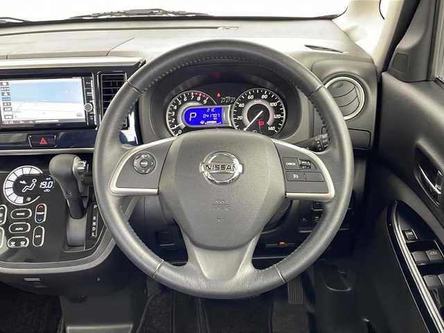 日産 デイズ ルークス ハイウェイスター Gターボ 鹿児島県 2019(令1)年 4.2万km プレミアムパープルP 純正SDナビ/Bluetooth DVD再生可/フルセグTV/アラウンドビューモニター/両側電動スライドドア/純正前方ドライブレコーダー/ETC/LEDヘッドライト/フォグライト /オートライトコントロール/ステアリングスイッチ/純正15インチアルミホイール/後席ロールサンシェード/純正フロアマット/ドアバイザー/スマートキー/エンジンプッシュスタート/保証書