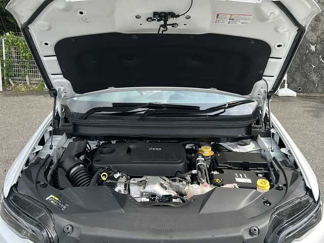 クライスラー・ジープ ジープ チェロキー リミテッド 京都府 2020(令2)年 4万km 白 ワンオーナー/純正ナビ/・BT/ワンセグTV/レーダークルコン/バックカメラ/シートヒーター/エアシート/パワーシート/パドルシフト/クリアランスソナー/レーンアシスト/横滑り防止装置/パワーバックドア/ドラレコ/ETC2.0/アイドリングストップ/オートライト/オートリトラクタブルミラー/プッシュスタート/ステアリングスイッチ/ルーフレール/純正フロアマット/保証書/取説