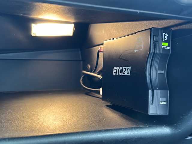 クライスラー・ジープ ジープ チェロキー リミテッド 京都府 2020(令2)年 4万km 白 ワンオーナー/純正ナビ/・BT/ワンセグTV/レーダークルコン/バックカメラ/シートヒーター/エアシート/パワーシート/パドルシフト/クリアランスソナー/レーンアシスト/横滑り防止装置/パワーバックドア/ドラレコ/ETC2.0/アイドリングストップ/オートライト/オートリトラクタブルミラー/プッシュスタート/ステアリングスイッチ/ルーフレール/純正フロアマット/保証書/取説
