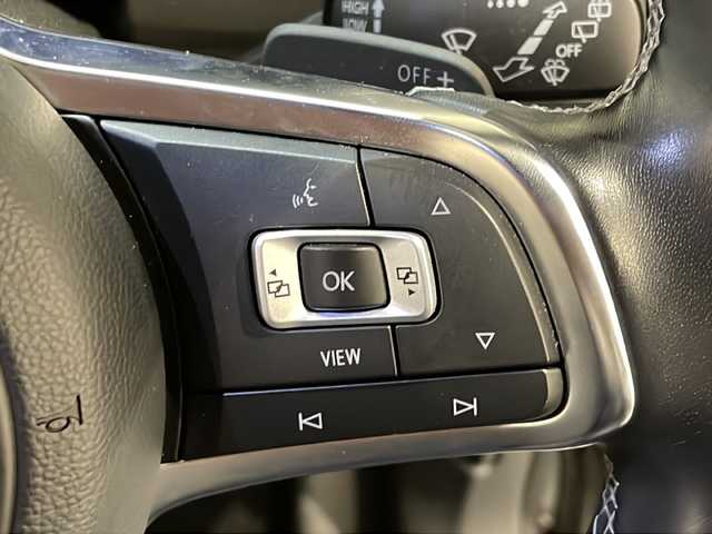 フォルクスワーゲン ティグアン TDI 4モーション Rライン ブラックスタイル 新潟県 2018(平30)年 3.5万km ディープブラックパールエフェクト 「300台限定車”ブラックスタイル”」/レザーシートパッケージ/-専用レザーシート /-メモリ付きパワーシート/ミラー/-ランバーサポート/-シートアンダートレー/アダプティブシャシーコントロール/純正19インチアルミホイール/主要装備/オールインセーフティ/-アダプティブクルーズコントロール/-レーンキープアシスト/-レーンチェンジアシスト/-ダイナミックライトアシスト/-アラウンドビューカメラ/-パークアシスト/-リヤトラフィックアラート/-プリクラッシュブレーキ/純正SSDナビ”DiscoverPro”/フルセグTV/ETC/ドライブレコーダー/LEDヘッドライト/パワーバックドア/ヘッドアップディスプレイ