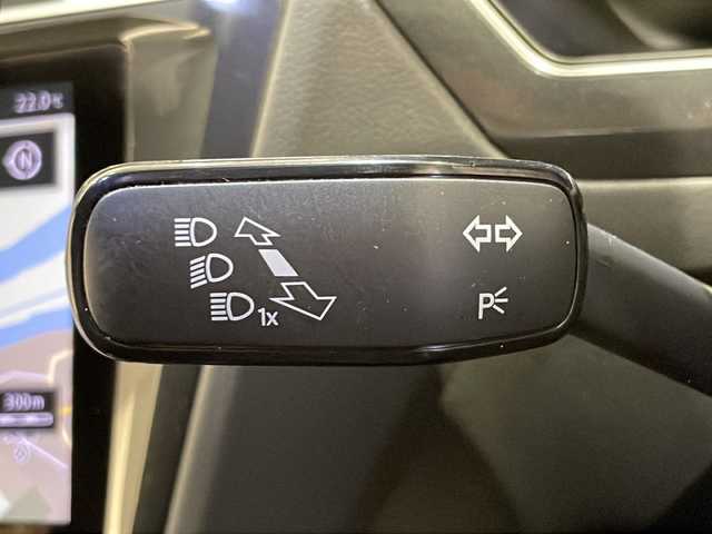 フォルクスワーゲン ティグアン TDI 4モーション Rライン ブラックスタイル 新潟県 2018(平30)年 3.5万km ディープブラックパールエフェクト 「300台限定車”ブラックスタイル”」/レザーシートパッケージ/-専用レザーシート /-メモリ付きパワーシート/ミラー/-ランバーサポート/-シートアンダートレー/アダプティブシャシーコントロール/純正19インチアルミホイール/主要装備/オールインセーフティ/-アダプティブクルーズコントロール/-レーンキープアシスト/-レーンチェンジアシスト/-ダイナミックライトアシスト/-アラウンドビューカメラ/-パークアシスト/-リヤトラフィックアラート/-プリクラッシュブレーキ/純正SSDナビ”DiscoverPro”/フルセグTV/ETC/ドライブレコーダー/LEDヘッドライト/パワーバックドア/ヘッドアップディスプレイ