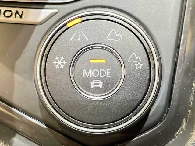 フォルクスワーゲン ティグアン TDI 4モーション Rライン ブラックスタイル 新潟県 2018(平30)年 3.5万km ディープブラックパールエフェクト 「300台限定車”ブラックスタイル”」/レザーシートパッケージ/-専用レザーシート /-メモリ付きパワーシート/ミラー/-ランバーサポート/-シートアンダートレー/アダプティブシャシーコントロール/純正19インチアルミホイール/主要装備/オールインセーフティ/-アダプティブクルーズコントロール/-レーンキープアシスト/-レーンチェンジアシスト/-ダイナミックライトアシスト/-アラウンドビューカメラ/-パークアシスト/-リヤトラフィックアラート/-プリクラッシュブレーキ/純正SSDナビ”DiscoverPro”/フルセグTV/ETC/ドライブレコーダー/LEDヘッドライト/パワーバックドア/ヘッドアップディスプレイ