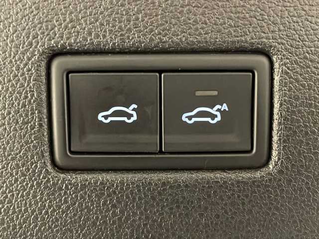 フォルクスワーゲン ティグアン TDI 4モーション Rライン ブラックスタイル 新潟県 2018(平30)年 3.5万km ディープブラックパールエフェクト 「300台限定車”ブラックスタイル”」/レザーシートパッケージ/-専用レザーシート /-メモリ付きパワーシート/ミラー/-ランバーサポート/-シートアンダートレー/アダプティブシャシーコントロール/純正19インチアルミホイール/主要装備/オールインセーフティ/-アダプティブクルーズコントロール/-レーンキープアシスト/-レーンチェンジアシスト/-ダイナミックライトアシスト/-アラウンドビューカメラ/-パークアシスト/-リヤトラフィックアラート/-プリクラッシュブレーキ/純正SSDナビ”DiscoverPro”/フルセグTV/ETC/ドライブレコーダー/LEDヘッドライト/パワーバックドア/ヘッドアップディスプレイ