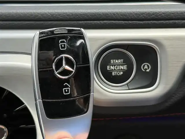 メルセデス・ベンツ ゲレンデヴァーゲン Ｇ３５０ｄ AMGライン 静岡県 2020(令2)年 4万km オブシディアンブラック アダプティブダンピングシステム/ラグジュアリーパッケージ/・ガラススライディングルーフ/・Burmesterサラウンドサウンドシステム/AMGライン/・AMGスタイリングパッケージ/・20インチAMGマルチスポークアルミホイール/・サイドストリップライン/・本革シート/・ピアノラッカーウッドインテリアトリム/・Mercedes-Benzロゴ付きブレーキキャリパー/アンビエントライト(64色)/COMANDシステム/(Bluetooth/CarPlay/フルセグ)/360°カメラ/アダプティブクルーズコントロール/レーダーセーフティパッケージ/・アクティブブレーキアシスト/・PRE-SAFE/PRE-SAFEサウンド/・アクティブレーンキーピングアシスト/・ブラインドスポットアシスト/・アクティブディスタンスアシスト・ディストロニック/・CPA(衝突警告システム)/メモリー付パワーシート/全席シートヒーター/ETC2.0/ドライブレコーダー/保証書/取説/スペアキー