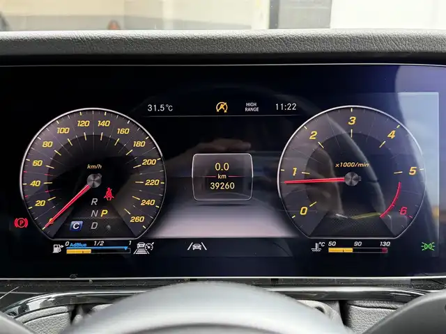 メルセデス・ベンツ ゲレンデヴァーゲン Ｇ３５０ｄ AMGライン 静岡県 2020(令2)年 4万km オブシディアンブラック アダプティブダンピングシステム/ラグジュアリーパッケージ/・ガラススライディングルーフ/・Burmesterサラウンドサウンドシステム/AMGライン/・AMGスタイリングパッケージ/・20インチAMGマルチスポークアルミホイール/・サイドストリップライン/・本革シート/・ピアノラッカーウッドインテリアトリム/・Mercedes-Benzロゴ付きブレーキキャリパー/アンビエントライト(64色)/COMANDシステム/(Bluetooth/CarPlay/フルセグ)/360°カメラ/アダプティブクルーズコントロール/レーダーセーフティパッケージ/・アクティブブレーキアシスト/・PRE-SAFE/PRE-SAFEサウンド/・アクティブレーンキーピングアシスト/・ブラインドスポットアシスト/・アクティブディスタンスアシスト・ディストロニック/・CPA(衝突警告システム)/メモリー付パワーシート/全席シートヒーター/ETC2.0/ドライブレコーダー/保証書/取説/スペアキー
