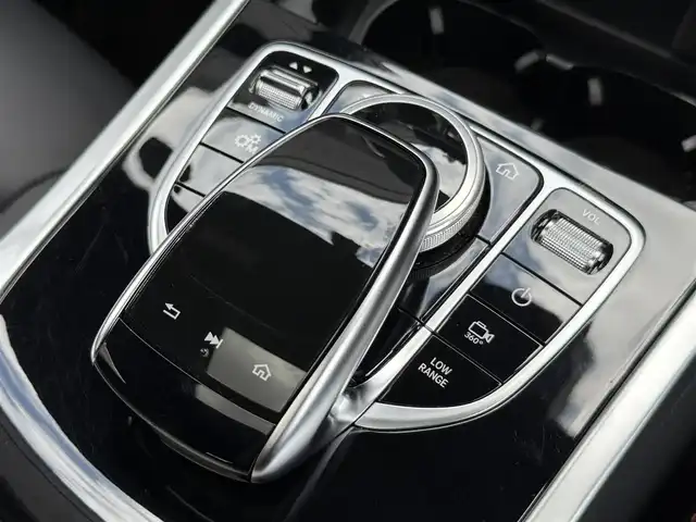 メルセデス・ベンツ ゲレンデヴァーゲン Ｇ３５０ｄ AMGライン 静岡県 2020(令2)年 4万km オブシディアンブラック アダプティブダンピングシステム/ラグジュアリーパッケージ/・ガラススライディングルーフ/・Burmesterサラウンドサウンドシステム/AMGライン/・AMGスタイリングパッケージ/・20インチAMGマルチスポークアルミホイール/・サイドストリップライン/・本革シート/・ピアノラッカーウッドインテリアトリム/・Mercedes-Benzロゴ付きブレーキキャリパー/アンビエントライト(64色)/COMANDシステム/(Bluetooth/CarPlay/フルセグ)/360°カメラ/アダプティブクルーズコントロール/レーダーセーフティパッケージ/・アクティブブレーキアシスト/・PRE-SAFE/PRE-SAFEサウンド/・アクティブレーンキーピングアシスト/・ブラインドスポットアシスト/・アクティブディスタンスアシスト・ディストロニック/・CPA(衝突警告システム)/メモリー付パワーシート/全席シートヒーター/ETC2.0/ドライブレコーダー/保証書/取説/スペアキー
