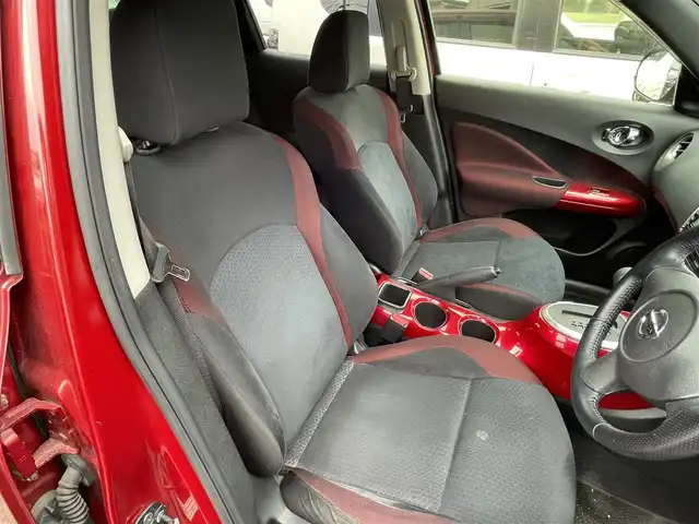 日産 ジューク 15RX タイプV 福岡県 2014(平26)年 10.1万km ラディアントレッド (株)IDOMが運営する【じしゃロン八幡西店】の自社ローン専用車両になります。こちらは現金またはオートローンご利用時の価格です。自社ローンご希望の方は別途その旨お申付け下さい/SDナビ/【Bluetooth・CD・DVD・TV】/ETC/純正フロアマット/純正アルミホイール/アイドリングストップ/バックカメラ/オートライト/フロントフォグランプ