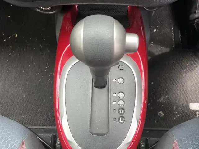 日産 ジューク 15RX タイプV 福岡県 2014(平26)年 10.1万km ラディアントレッド (株)IDOMが運営する【じしゃロン八幡西店】の自社ローン専用車両になります。こちらは現金またはオートローンご利用時の価格です。自社ローンご希望の方は別途その旨お申付け下さい/SDナビ/【Bluetooth・CD・DVD・TV】/ETC/純正フロアマット/純正アルミホイール/アイドリングストップ/バックカメラ/オートライト/フロントフォグランプ