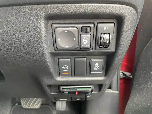 日産 ジューク 15RX タイプV 福岡県 2014(平26)年 10.1万km ラディアントレッド (株)IDOMが運営する【じしゃロン八幡西店】の自社ローン専用車両になります。こちらは現金またはオートローンご利用時の価格です。自社ローンご希望の方は別途その旨お申付け下さい/SDナビ/【Bluetooth・CD・DVD・TV】/ETC/純正フロアマット/純正アルミホイール/アイドリングストップ/バックカメラ/オートライト/フロントフォグランプ