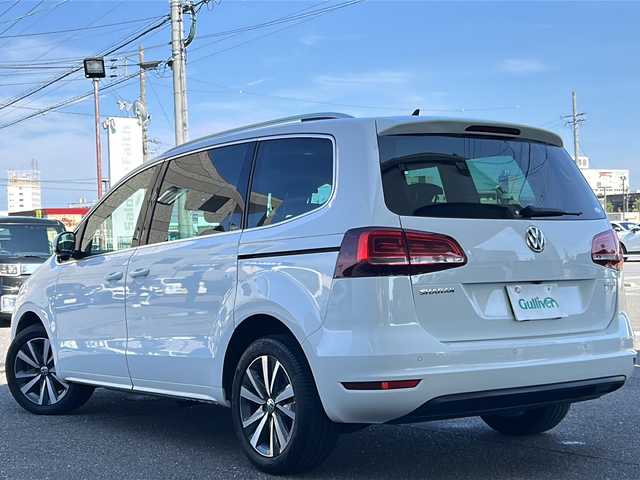 フォルクスワーゲン シャラン TDI ハイライン 岐阜県 2020(令2)年 6.6万km パール /純正メモリナビ/(BT/FM/AM/TV/CD)//ワンセグTV//バックカメラ//3列シート//前席パワーシート//前席シートヒーター//電動リアゲート//両側パワースライドドア//レーダークルーズコントロール//レーンアシスト//コーナーセンサー//前後ドラレコ//ルーフレール//純正フロアマット//純正17インチアルミホイール//ターボエンジン//スペアキー×１//プッシュスタート＆スマートキー