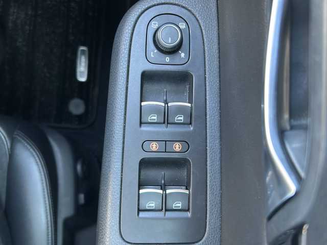 フォルクスワーゲン シャラン TDI ハイライン 岐阜県 2020(令2)年 6.6万km パール /純正メモリナビ/(BT/FM/AM/TV/CD)//ワンセグTV//バックカメラ//3列シート//前席パワーシート//前席シートヒーター//電動リアゲート//両側パワースライドドア//レーダークルーズコントロール//レーンアシスト//コーナーセンサー//前後ドラレコ//ルーフレール//純正フロアマット//純正17インチアルミホイール//ターボエンジン//スペアキー×１//プッシュスタート＆スマートキー