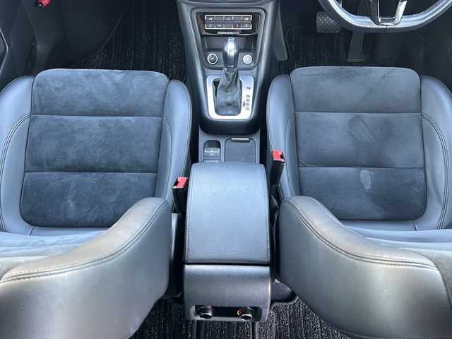 フォルクスワーゲン シャラン TDI ハイライン 岐阜県 2020(令2)年 6.6万km パール /純正メモリナビ/(BT/FM/AM/TV/CD)//ワンセグTV//バックカメラ//3列シート//前席パワーシート//前席シートヒーター//電動リアゲート//両側パワースライドドア//レーダークルーズコントロール//レーンアシスト//コーナーセンサー//前後ドラレコ//ルーフレール//純正フロアマット//純正17インチアルミホイール//ターボエンジン//スペアキー×１//プッシュスタート＆スマートキー