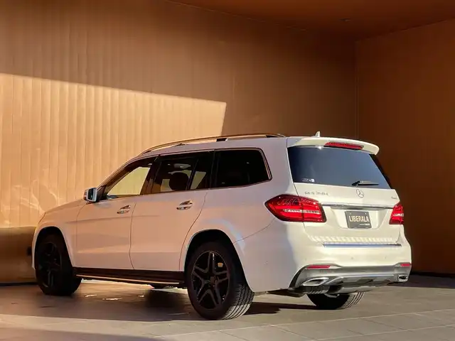 メルセデス・ベンツ ＧＬＳ３５０ｄ 4マチックスポーツ 愛知県 2017(平29)年 7万km ダイヤモンドホワイト 純正ナビ /フルセグTV /360度カメラ /パノラマサンルーフ /パナメリカーナグリル/ACC /BSM /レーンキープ/黒革 /全席シートヒーター /harman/kardon /パワーバックドア /純正黒塗装21インチアルミ /ETC/LEDヘッドライト/スマートキー