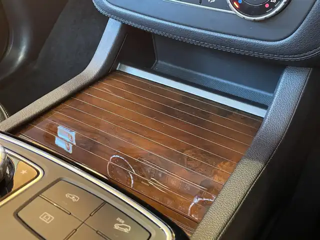 メルセデス・ベンツ ＧＬＳ３５０ｄ 4マチックスポーツ 愛知県 2017(平29)年 7万km ダイヤモンドホワイト 純正ナビ /フルセグTV /360度カメラ /パノラマサンルーフ /パナメリカーナグリル/ACC /BSM /レーンキープ/黒革 /全席シートヒーター /harman/kardon /パワーバックドア /純正黒塗装21インチアルミ /ETC/LEDヘッドライト/スマートキー