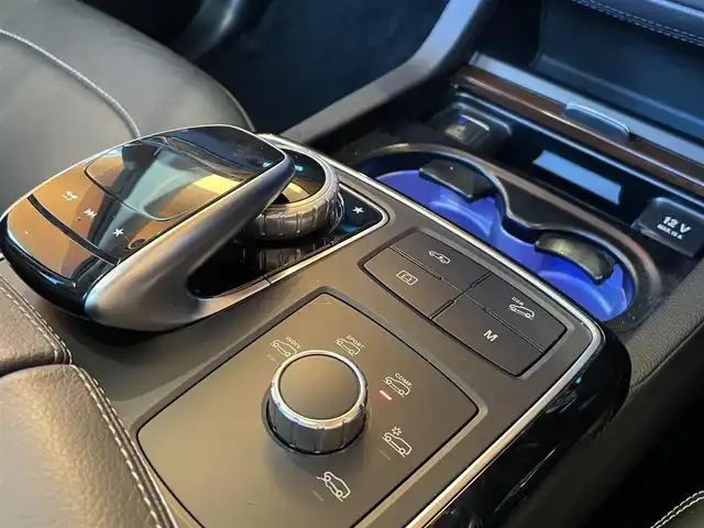 メルセデス・ベンツ ＧＬＳ３５０ｄ 4マチックスポーツ 愛知県 2017(平29)年 7万km ダイヤモンドホワイト 純正ナビ /フルセグTV /360度カメラ /パノラマサンルーフ /パナメリカーナグリル/ACC /BSM /レーンキープ/黒革 /全席シートヒーター /harman/kardon /パワーバックドア /純正黒塗装21インチアルミ /ETC/LEDヘッドライト/スマートキー