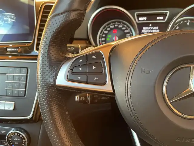 メルセデス・ベンツ ＧＬＳ３５０ｄ 4マチックスポーツ 愛知県 2017(平29)年 7万km ダイヤモンドホワイト 純正ナビ /フルセグTV /360度カメラ /パノラマサンルーフ /パナメリカーナグリル/ACC /BSM /レーンキープ/黒革 /全席シートヒーター /harman/kardon /パワーバックドア /純正黒塗装21インチアルミ /ETC/LEDヘッドライト/スマートキー