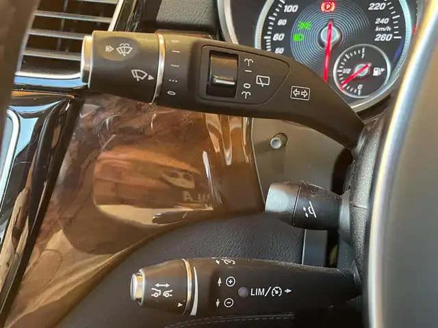 メルセデス・ベンツ ＧＬＳ３５０ｄ 4マチックスポーツ 愛知県 2017(平29)年 7万km ダイヤモンドホワイト 純正ナビ /フルセグTV /360度カメラ /パノラマサンルーフ /パナメリカーナグリル/ACC /BSM /レーンキープ/黒革 /全席シートヒーター /harman/kardon /パワーバックドア /純正黒塗装21インチアルミ /ETC/LEDヘッドライト/スマートキー